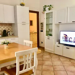  Appartement Exclusive Use- Uso Esclusivo - La Maison De Gioel - Entire House - Intera Casa - With Kitchenette - Con Cucinino - With Washing Machine - Con Lavatrice - Free Public Parking In Front Of The House - Parcheggio Pubblico Gratuito Difronte Casa Italie